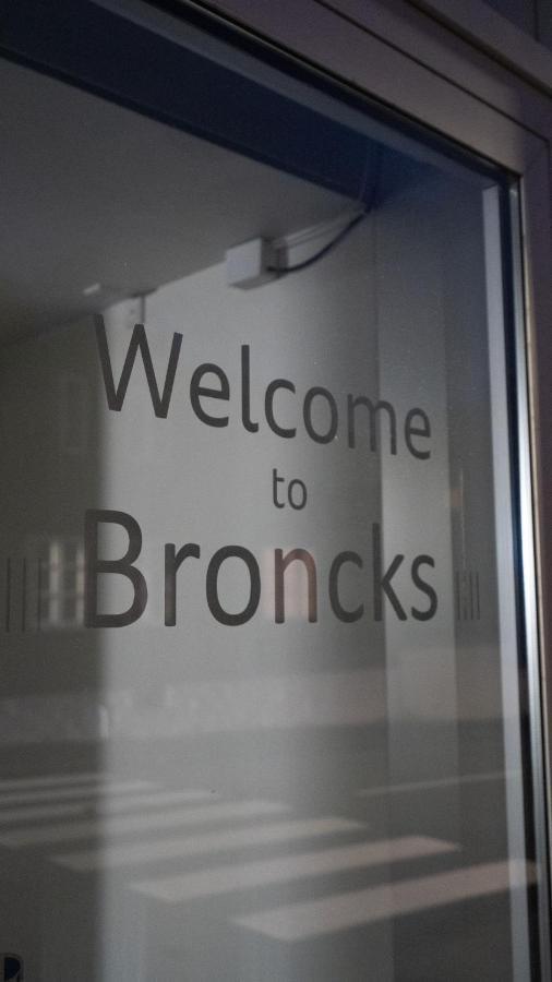 Broncks Apartment 1 - Modern 2-Bedroom In The Heart Of Torshavn Luaran gambar